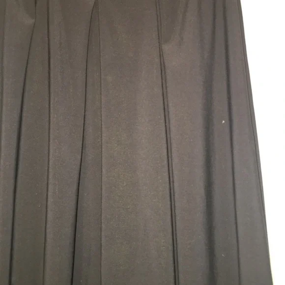 Black Skirt - Picture 3 of 7